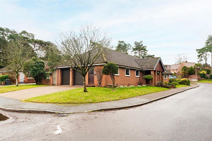 4 Bedroom Detached Bungalow For Sale In Avon Park, Ringwood, BH24