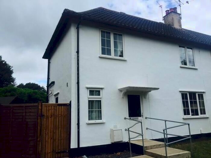 3 Bedroom Property To Rent In Handside Lane, Welwyn Garden City, AL8