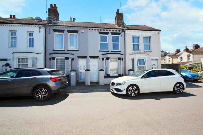 3 Bedroom Terraced House To Rent In Cornwall Road, Gillingham, ME7