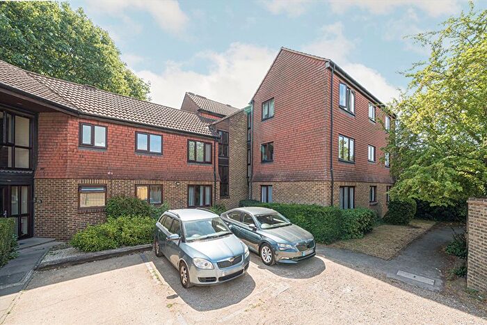 2 Bedroom Flat To Rent In Stanford Close, Hampton, TW12