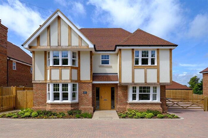 6 Bedroom Detached House For Sale In Dexter House, Barnsole Road, Staple, CT3