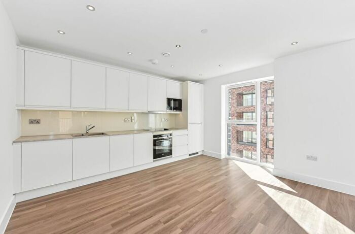 2 Bedroom Flat To Rent In Lundy Close, London, NW9