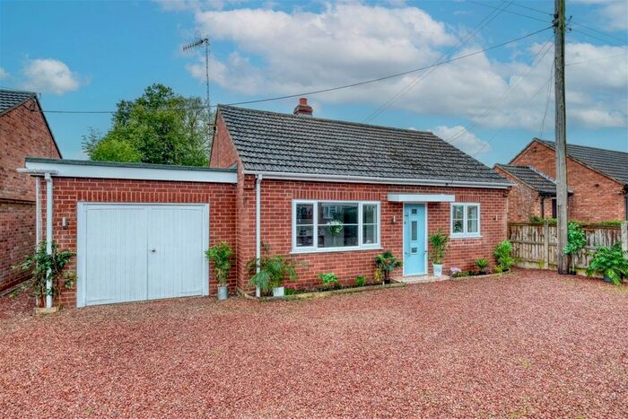 2 Bedroom Bungalow For Sale In Cockshot Lane, Dormston, Worcester, WR7