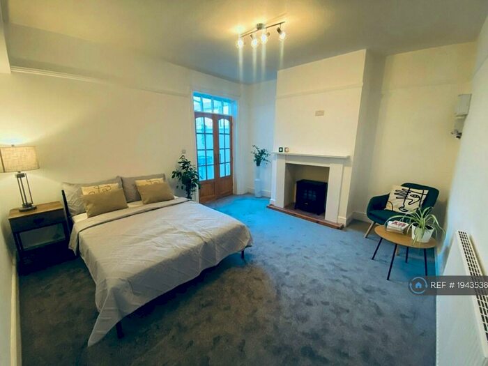 Studio To Rent In Studio, Derby, DE1