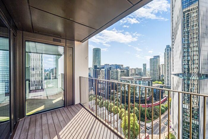 2 Bedroom Apartment To Rent In One Thames Quay, Marsh Wall, E14