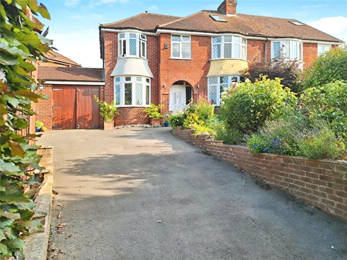 4 Bedroom Semi-Detached House For Sale In Grasmere Avenue, Tilehurst, Reading, RG30