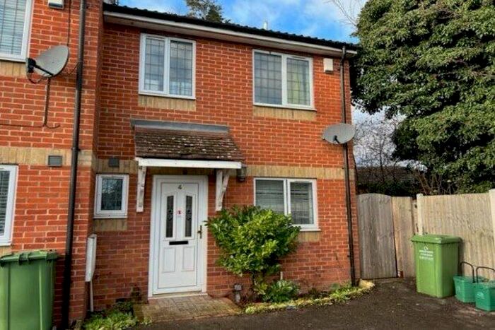 3 Bedroom End Of Terrace House To Rent In Fryerns Terrace, Basildon, SS14