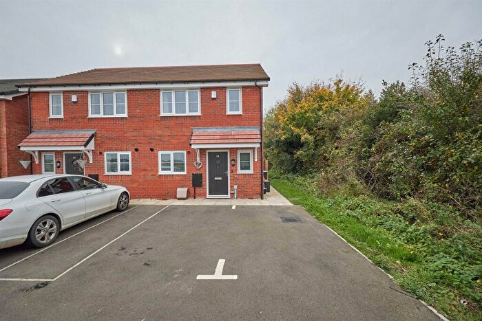 3 Bedroom Semi-Detached House For Sale In Garden Crescent, Barlestone, CV13