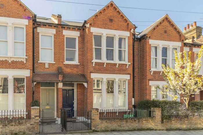 2 Bedroom Maisonette To Rent In Hambalt Road, London, SW4