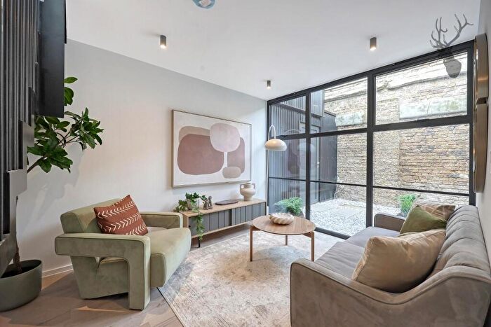 1 Bedroom Duplex For Sale In The Coach Yard, Balmoral Road, London, E10