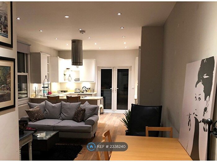 2 Bedroom Flat To Rent In Fulham, London, SW6