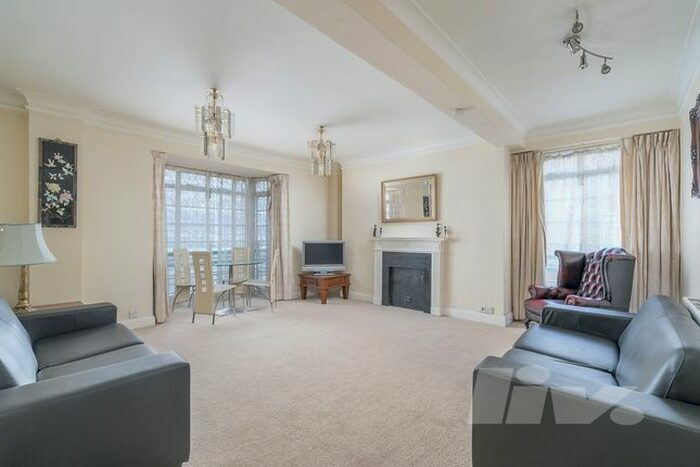 3 Bedroom Flat To Rent In Dorset House, Gloucester Place, Marylebone, NW1