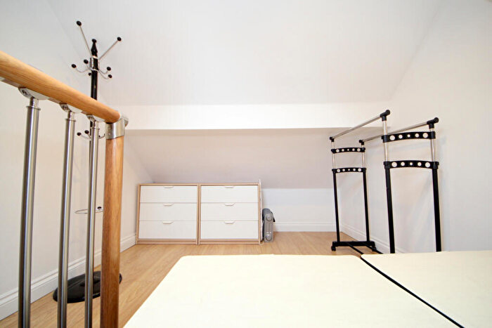 1 Bedroom Maisonette To Rent In Kinderton Close, Southgate, London, N14