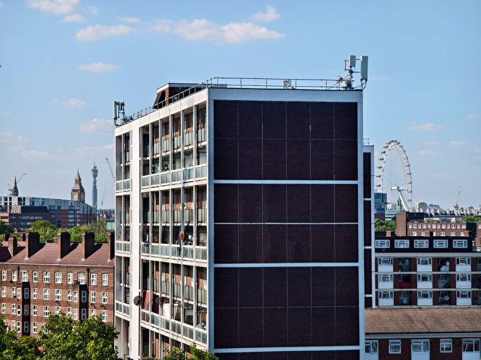 2 Bedroom Flat To Rent In Gasholder Place, London, SE11