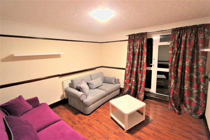 2 Bedroom Flat To Rent In Folkestone Road, London N18