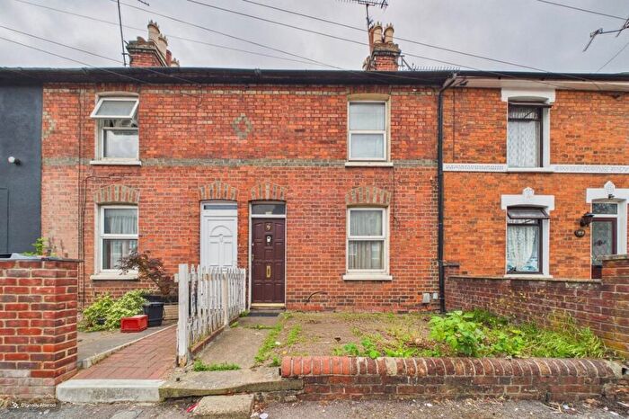 3 Bedroom Terraced House For Sale In Great Knollys Street, Reading, Berkshire, RG1