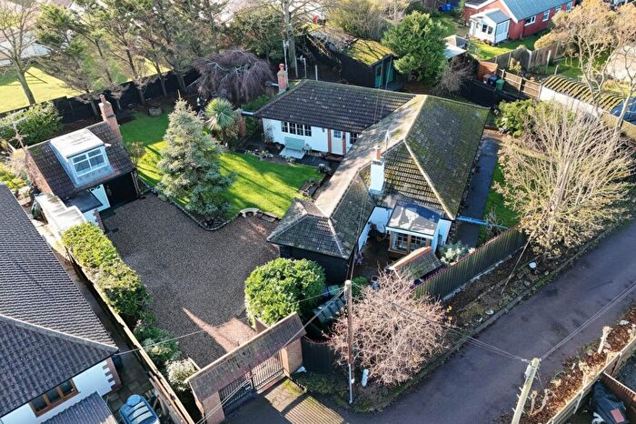 3 Bedroom Detached Bungalow For Sale In South Road, Hemsby, Great Yarmouth, NR29