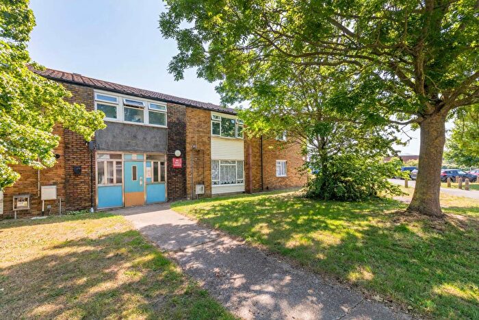 2 Bedroom Ground Maisonette For Sale In Spackmans Way, Slough, SL1