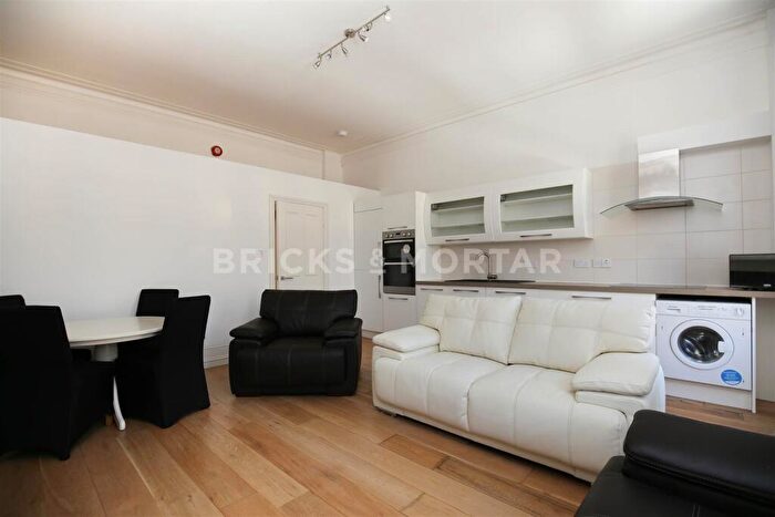 4 Bedroom Apartment To Rent In (pppw) Grainger Street, City Centre, Newcastle Upon Tyne, NE1