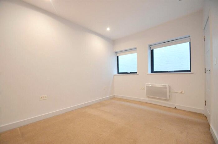 2 Bedroom Duplex To Rent In Manor Place, Sutton, SM1