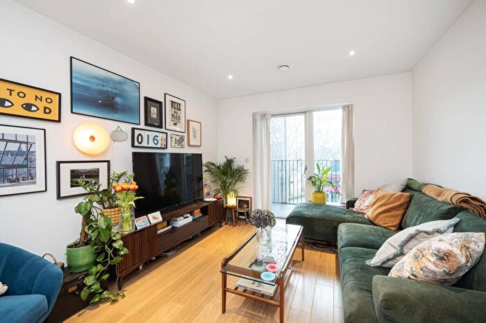 1 Bedroom Flat For Sale In Dalston Lane, Hackney, London, E8