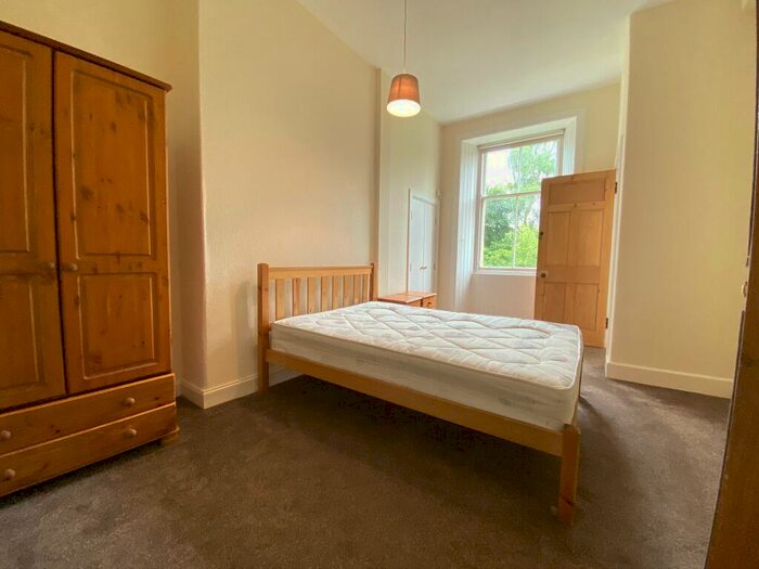 4 Bedroom Flat To Rent In Strathfillan Road, Marchmont, Edinburgh, EH9