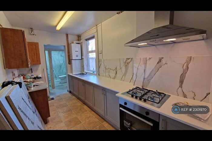 4 Bedroom Terraced House To Rent In Windermere Street, Leicester, LE2