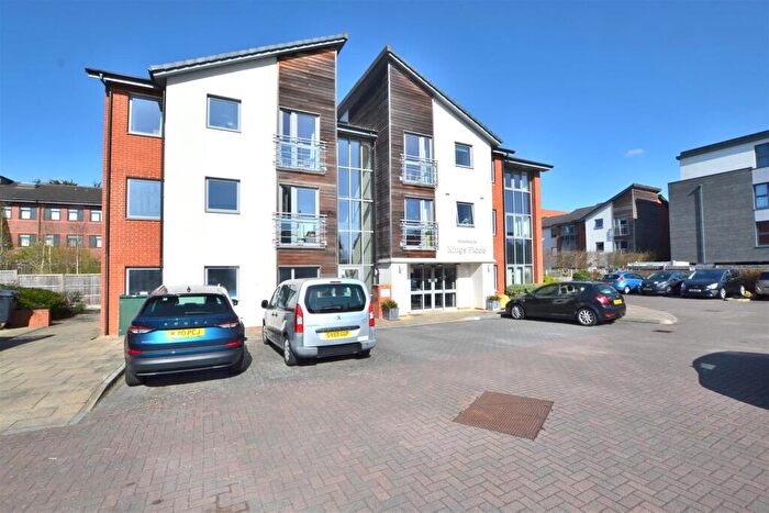 2 Bedroom Apartment For Sale In Kings Place, Fleet, GU51