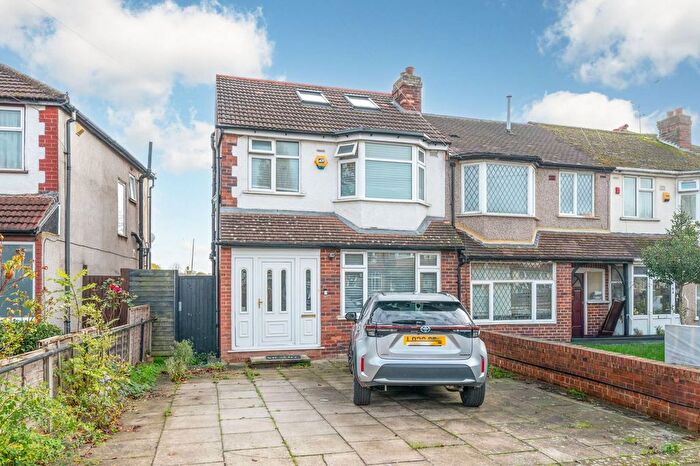4 Bedroom End Terrace House For Sale In Conway Crescent, Perivale, Greenford, UB6
