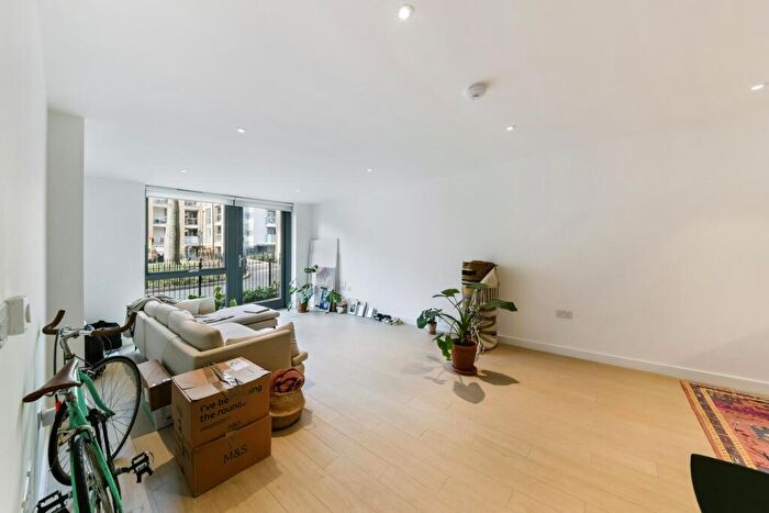 1 Bedroom Apartment To Rent In Packington Square, Islington, London, N1