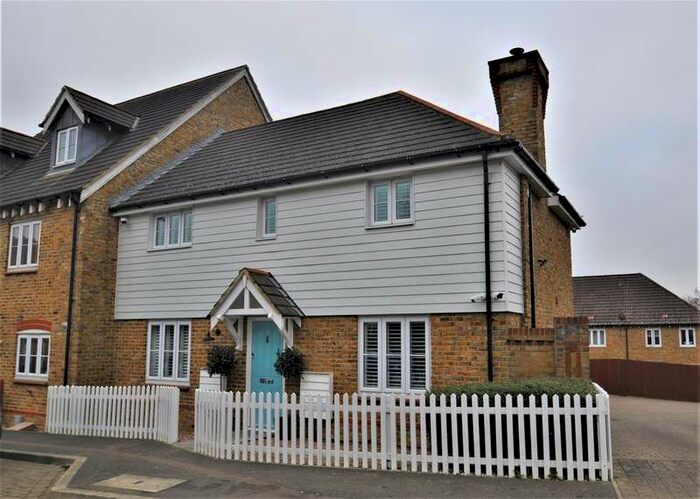 3 Bedroom Semi-Detached House To Rent In Running Foxes Lane, Ashford, TN23