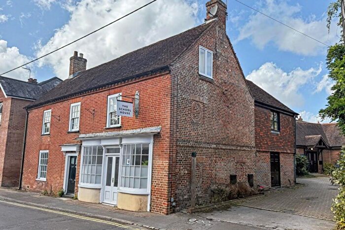 3 Bedroom Maisonette For Sale In Fordingbridge, SP6