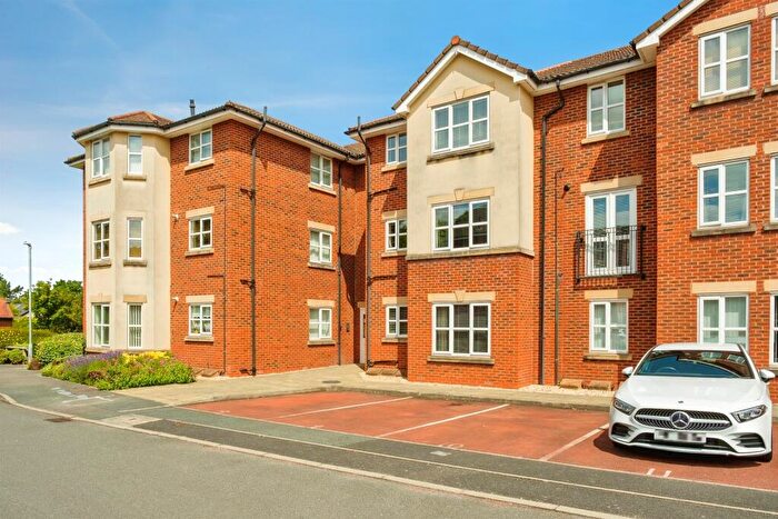 2 Bedroom Flat For Sale In Ladybower Close, Wirral, CH49