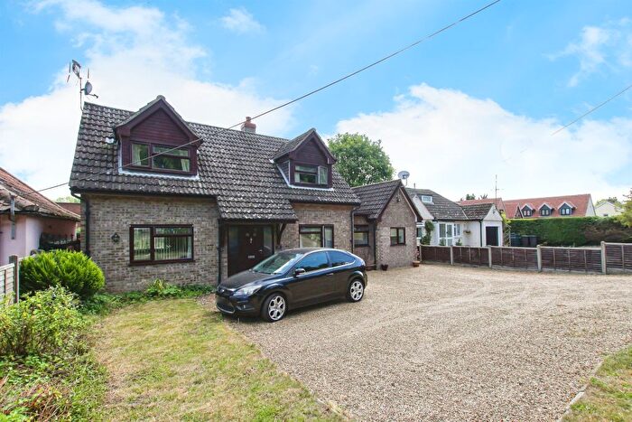 4 Bedroom Detached House For Sale In Station Road, Kennett, Newmarket, CB8