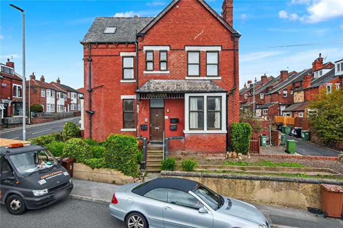 2 Bedroom Flat For Sale In Flat, Raynville Road, Leeds, West Yorkshire, LS13