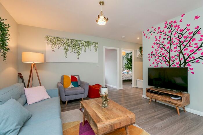 2 Bedroom Flat To Rent In Abbeyfields Close, London, NW10