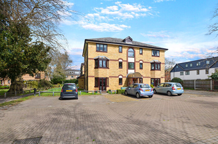 2 Bedroom Flat For Sale In Cherry Hinton Road, Cambridge, CB1