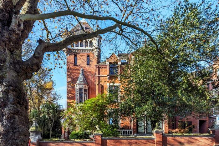 4 Bedroom Flat To Rent In Fitzjohns Avenue, Hampstead, NW3