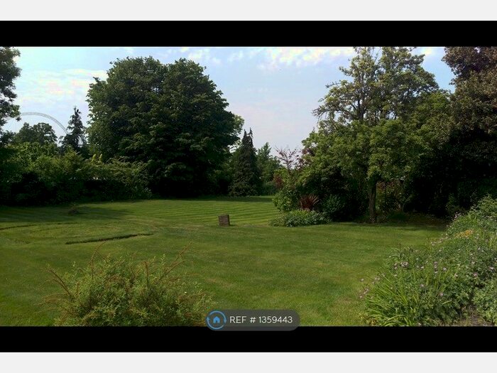 5 Bedroom Semi-Detached House To Rent In The Mount, Wembley, HA9