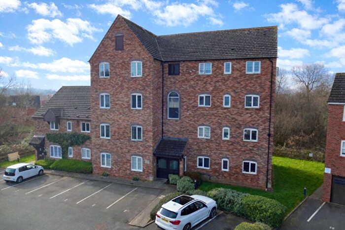 2 Bedroom Apartment For Sale In The Dell, Stourport-on-Severn, Worcestershire, DY13
