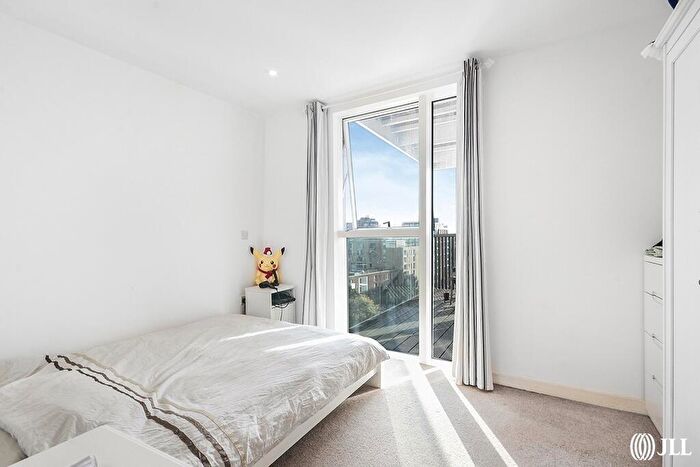 2 Bedroom Apartment To Rent In Woodberry Grove London, N4