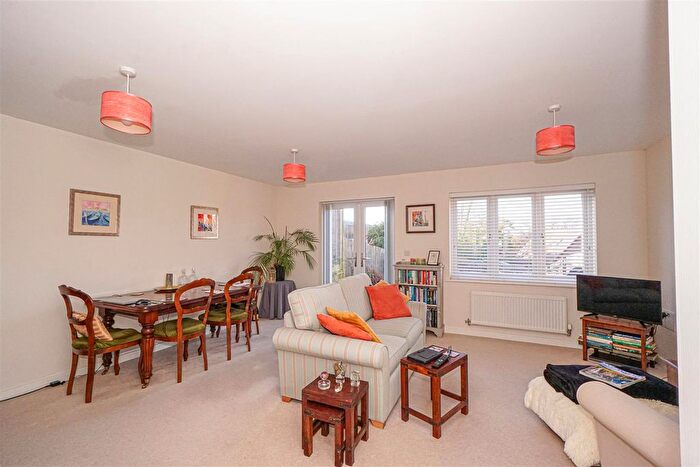 4 Bedroom Terraced House For Sale In Woodlands Way, Hastings, TN34