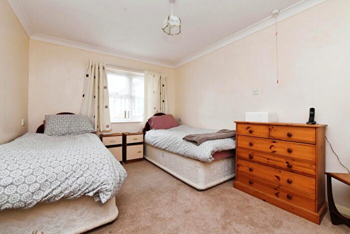1 Bedroom Flat For Sale In Old Rectory Court, Southendchurch Rectory Chase, Southend-On-Sea, Essex, SS2