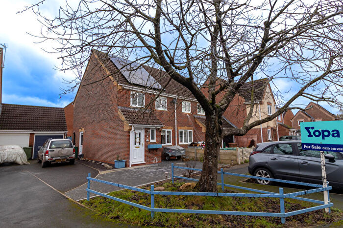 3 Bedroom Semi-Detached House For Sale In Kingfishers, Tidworth, SP9