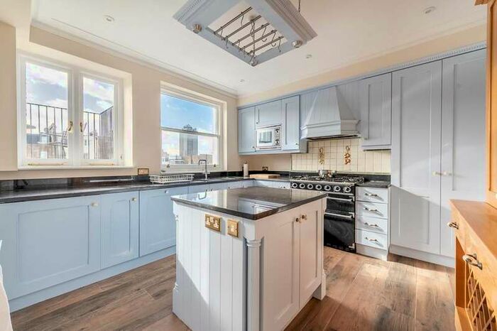 3 Bedroom Flat To Rent In Elvaston Place, South Kensington, SW7