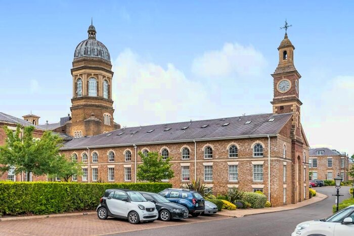 3 Bedroom Flat To Rent In Princess Park Manor, London, N11