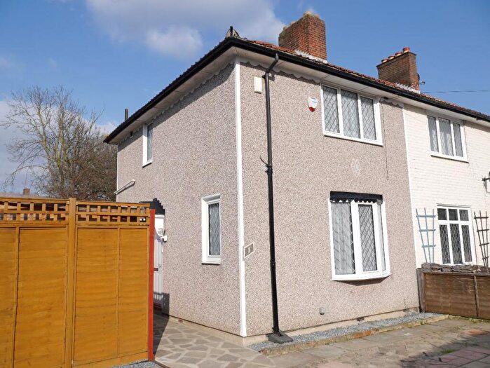 2 Bedroom End Of Terrace House To Rent In Bromley, BR1