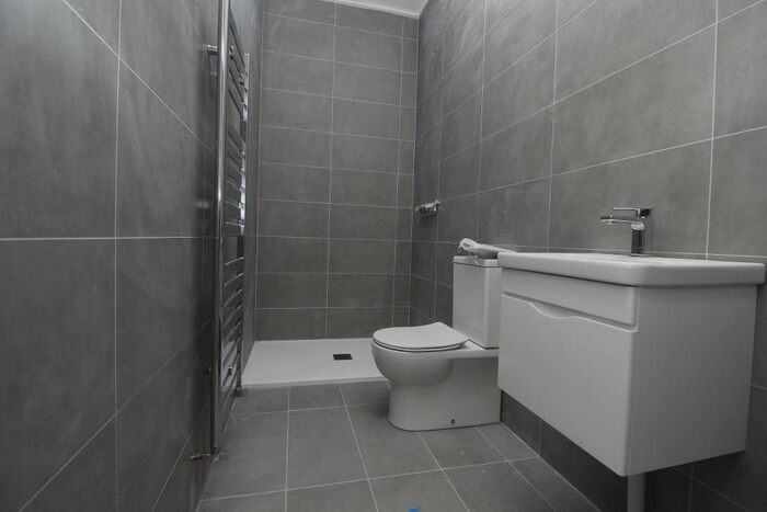 2 Bedroom Flat To Rent In Elmhurst Road, London, London, N17