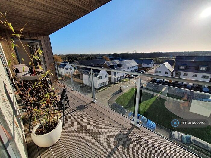 2 Bedroom Flat To Rent In Sallow House, Maidenhead, SL6