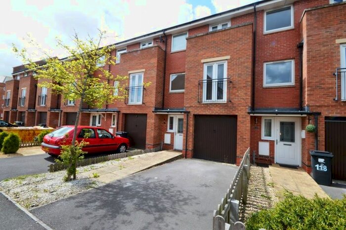 3 Bedroom Property To Rent In Celsus Grove, Swindon, SN1